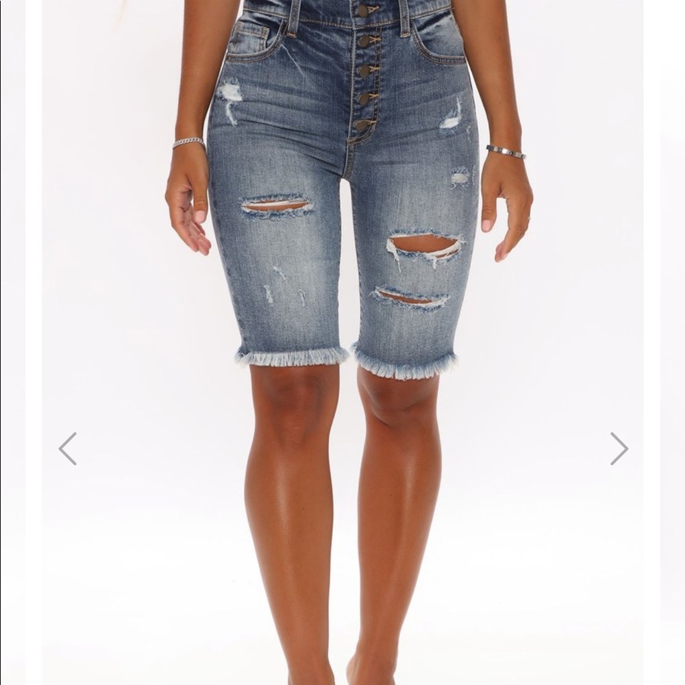 Short jeans